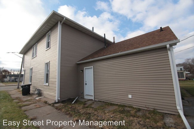 Building Photo - 929-31 4th Ave