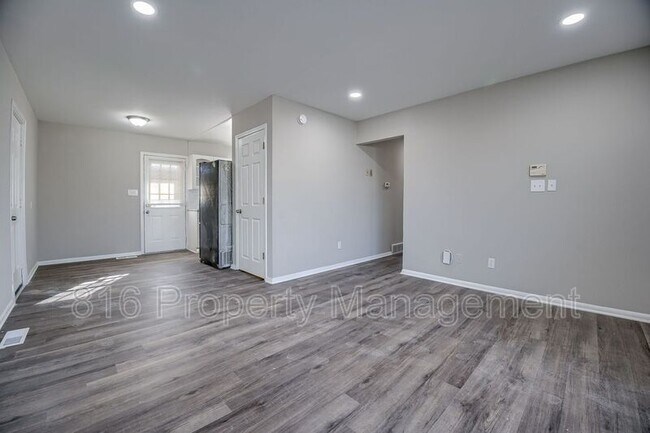 Building Photo - 7601 E 49th Terrace