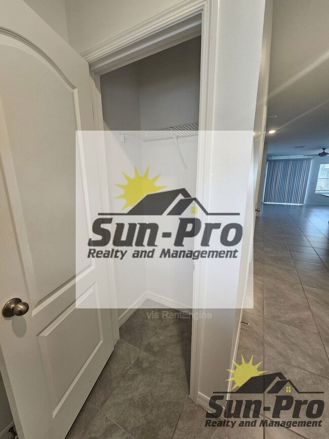 Building Photo - 11 BELLA LAGO Cir