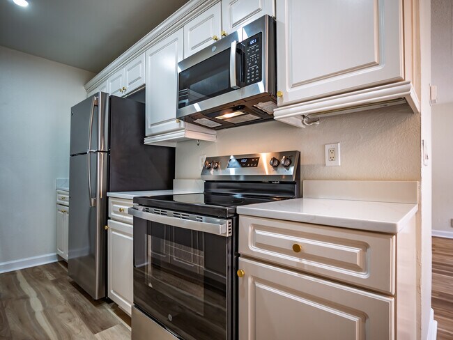 Foto del edificio - 1802 Jackson Ave W