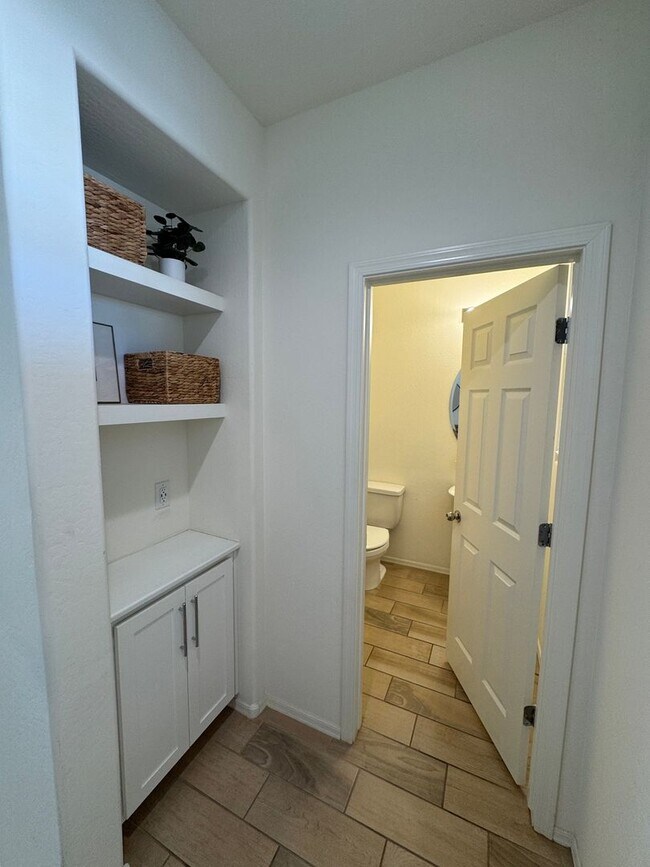 Building Photo - Charming 3 Bedroom House in Avondale