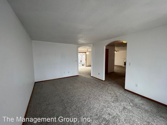 Building Photo - 4 br, 2.5 bath House - 8817 NE 131st Avenue