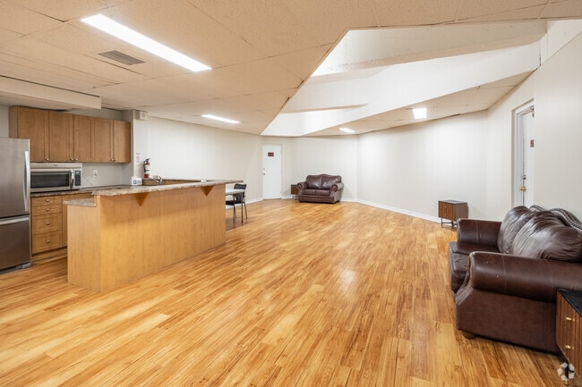 Party Room - Richmond Park Square