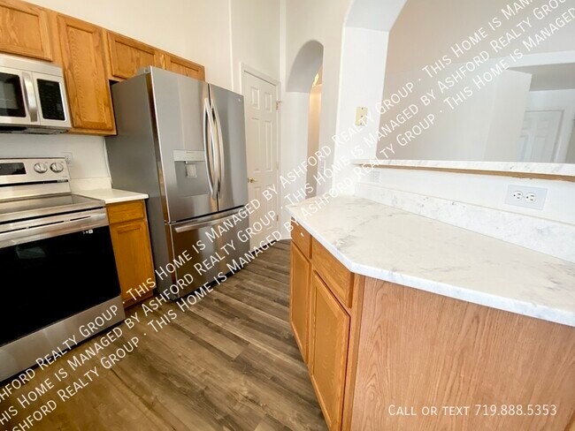 Building Photo - 3750 Strawberry Field GR #G