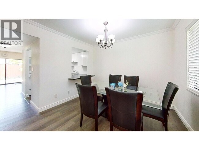 Photo du bâtiment - 9411 Glendower Dr