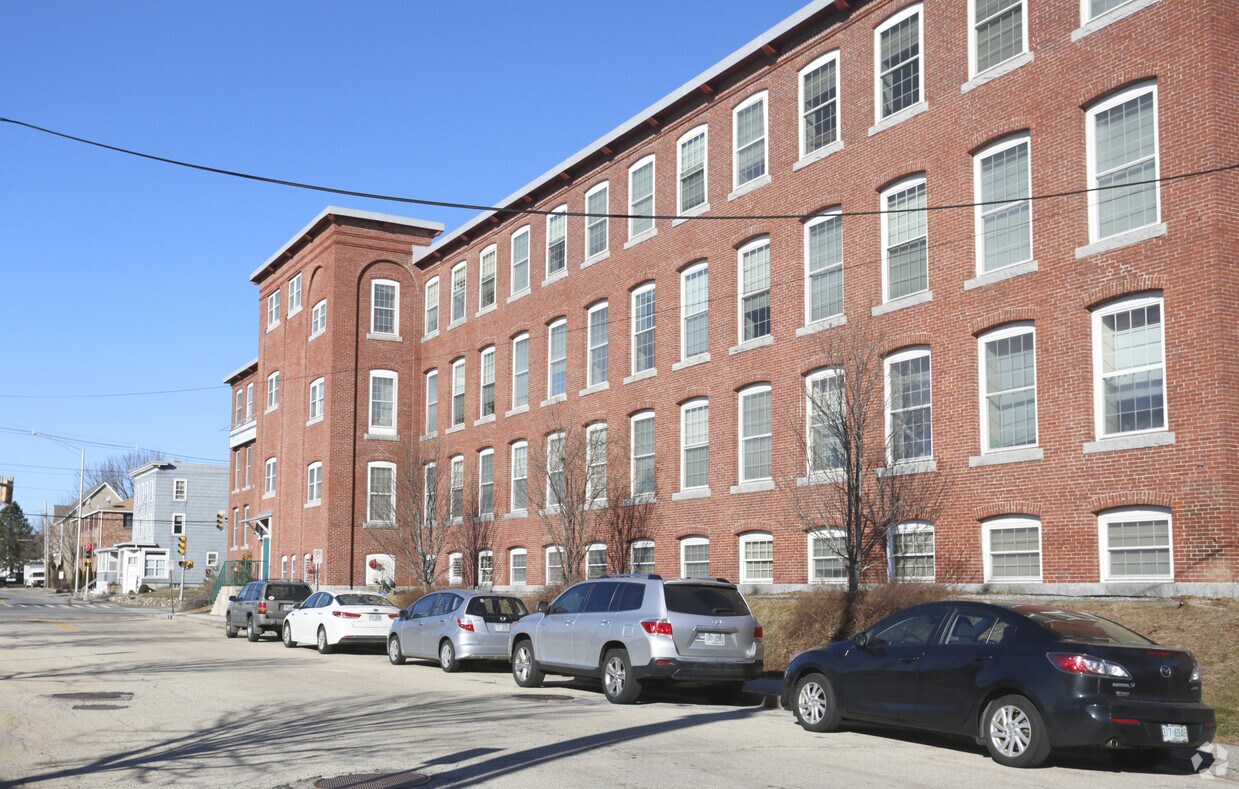 Building Photo - Family Mill