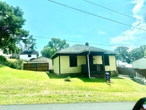 Building Photo - 410 Parrish St