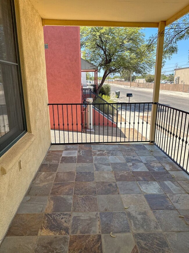 Foto del edificio - 3 bedroom 2 bath - close to Downtown