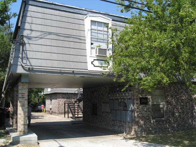 Building Photo - 3000 Carrolton
