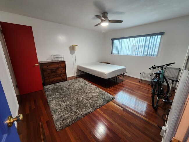 Foto del edificio - 1139 E Ocean Blvd