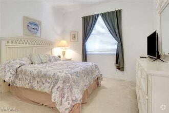 Building Photo - 10390 Washingtonia Palm Way