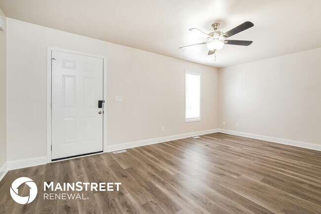 Foto del edificio - 1517 Pleasant Garden Ln