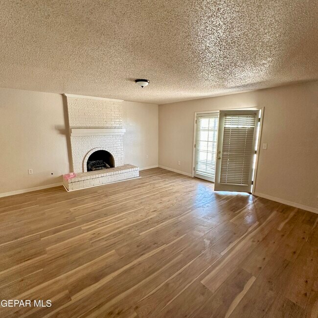 Foto del edificio - 10457 McCormick Ln