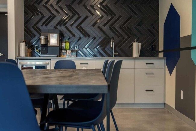 Building Photo - The Pemby