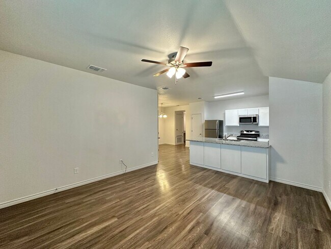 Foto del edificio - 1712 Clovis Dr