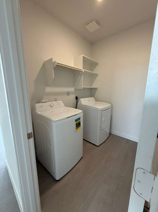 Building Photo - 27326 Sweetwater Bay Dr