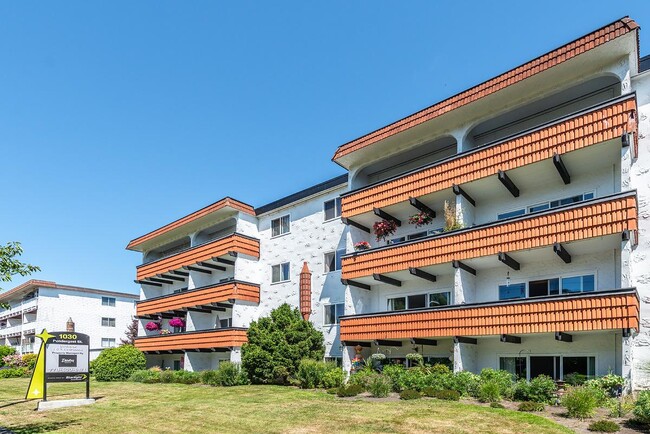 Monte Carlo Apartments Apartments - 1030 Pendergast St Victoria, BC ...