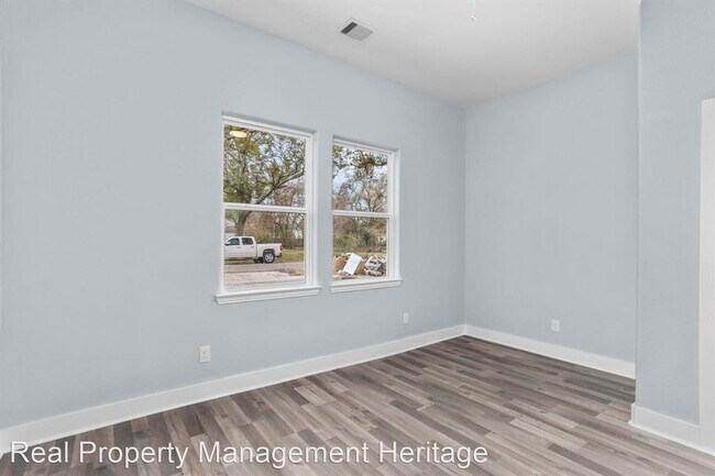 Foto del edificio - 3 br, 2 bath House - 1010 Junell St - #B