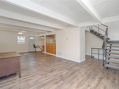 Building Photo - 906 N 70th St