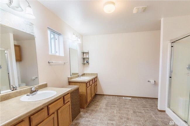 Building Photo - 582 Ruby Peak Avenue