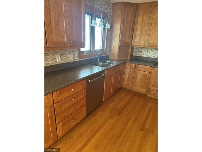 Foto del edificio - 1141 E Ash St