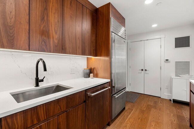 Foto del edificio - 45 Province St