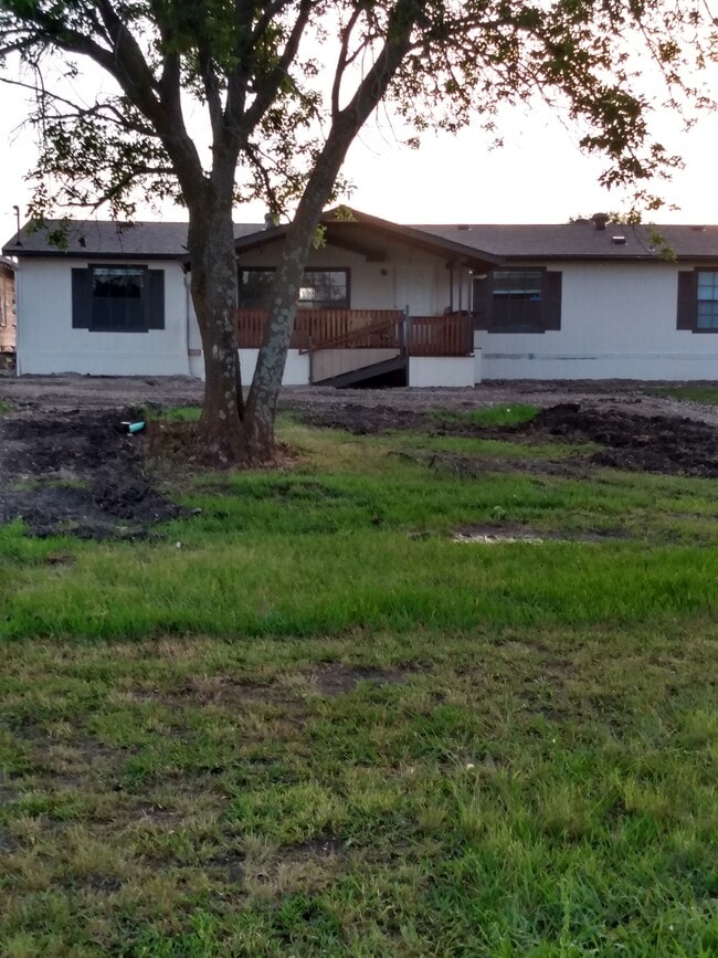 Building Photo - 11895 Co Rd 632