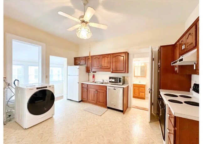 Foto del edificio - 573 Bloom St