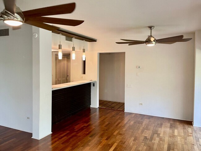 Building Photo - Available Now | A Beautiful 2 bed / 2 bath...