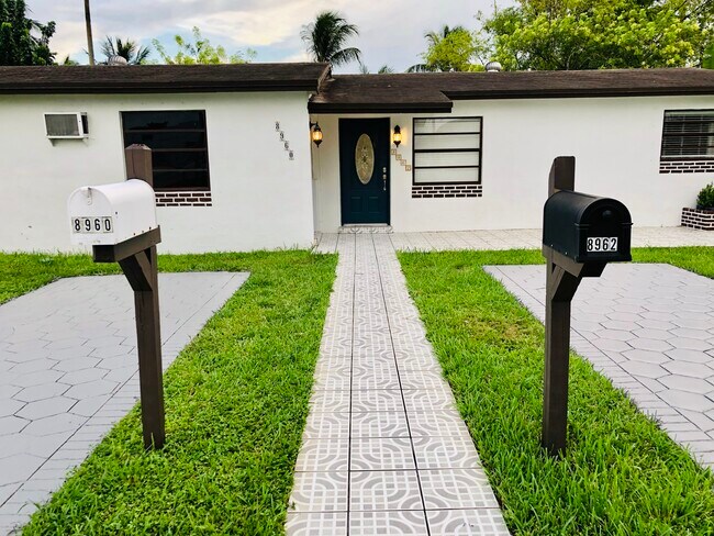 Foto del edificio - 8962 SW 40th Terrace