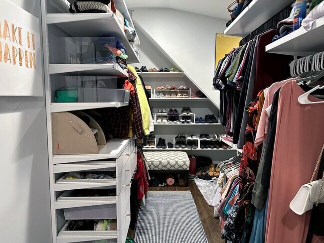 Building Photo - 26 Newport St