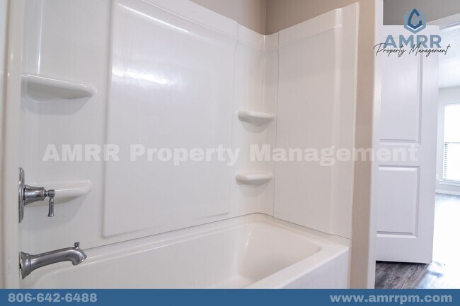 Foto del edificio - 2139 N Texas Ave