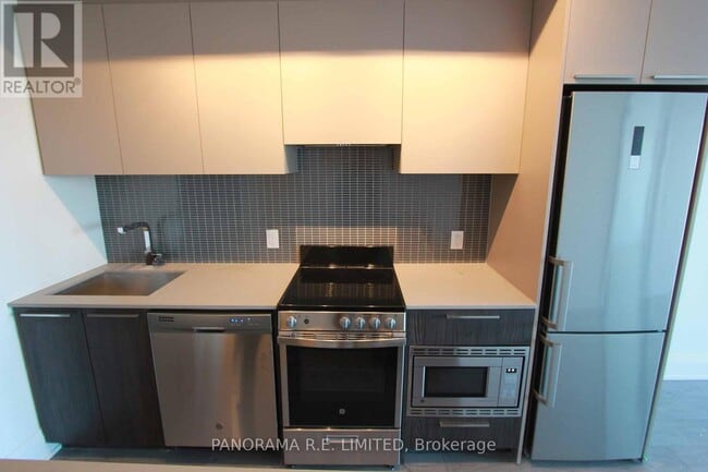 Building Photo - 20 Brin Dr