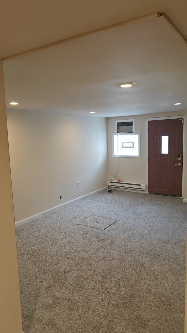 Building Photo - 347 W Milne St