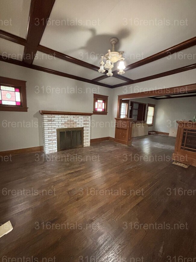 Foto del edificio - Five bedroom Two bath house for rent!