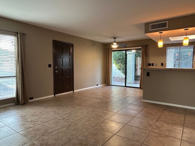 Foto del edificio - Phoenix Foothills - 2 Bedroom | 1.5 Bathroom | 2-Story Townhouse