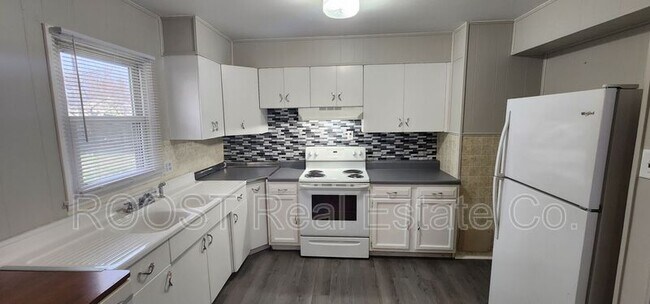 Foto del edificio - 2123 Tanager Rd