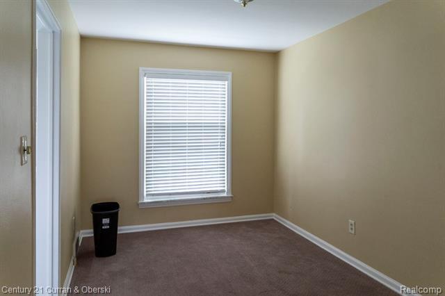 Foto del edificio - 21724 Snow Ave