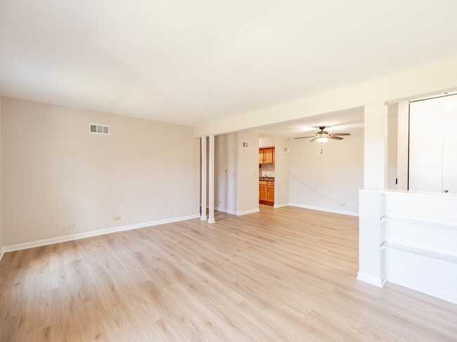 Building Photo - 530 Shorely Dr