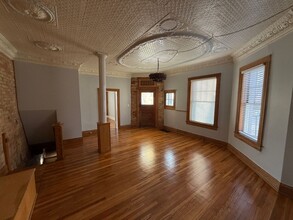 Building Photo - 253 E 5th Ave