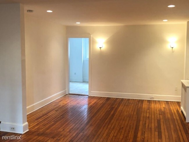 Building Photo - 3 br, 1.5 bath House - 27 Good Shepherd Ter