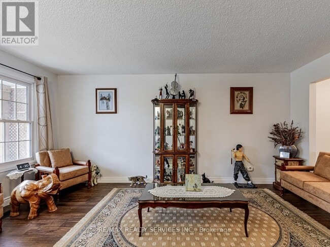 Building Photo - 410 Sunset Blvd