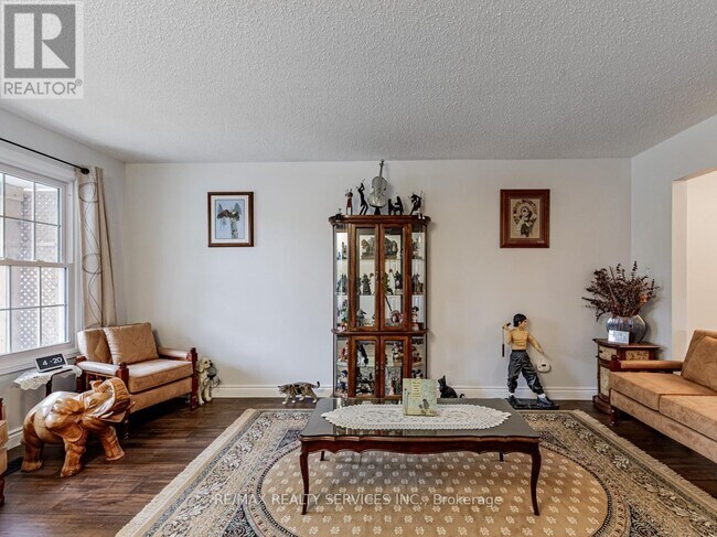 Photo du bâtiment - 410 Sunset Blvd