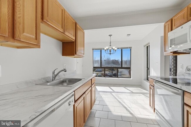 Building Photo - 561 Florida Ave