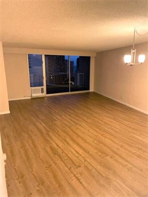 Living room - 469 Ena Rd