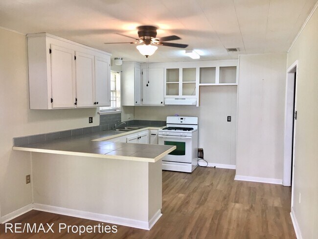 Building Photo - 3 br, 1.5 bath House - 12454 Forest Braud ...
