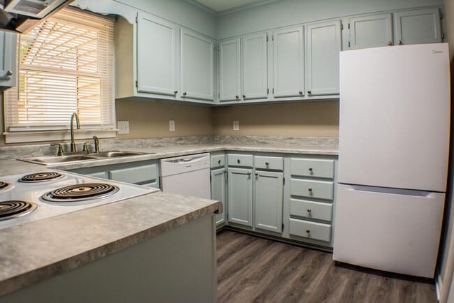Foto del edificio - 321 Oak Arbor Ln