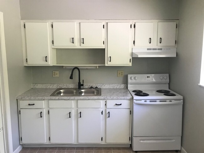 Building Photo - 918 Highland Ave
