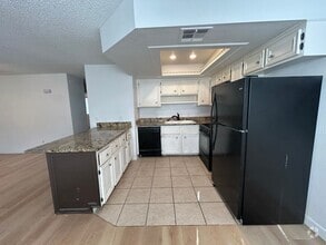 Building Photo - 725 Rock Springs Dr