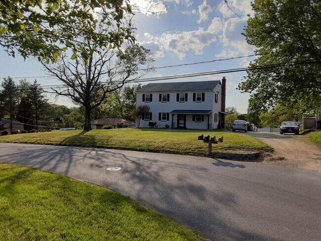 Building Photo - 8314 Sunset Dr